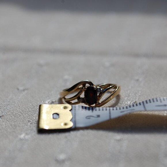 Vintage 10k Gold Oval Garnet and Diamond Bypass Ring Size 7 - Picture 5 of 13